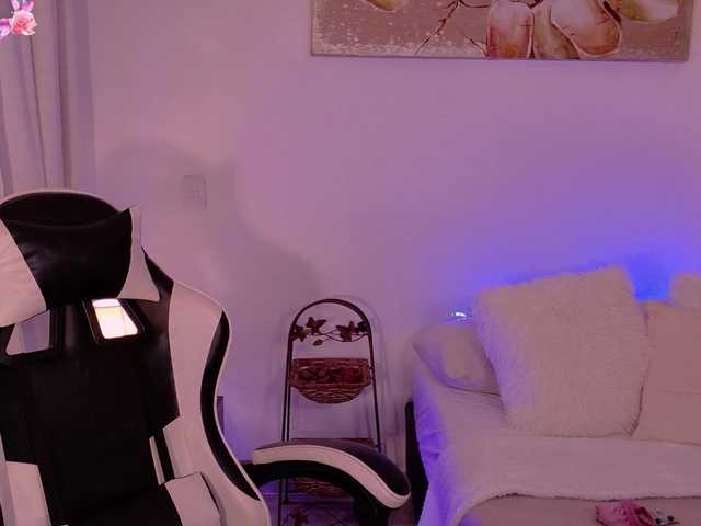 ChloeMoreti live cam on BongaCams