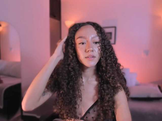 ChloeMoreti live cam preview