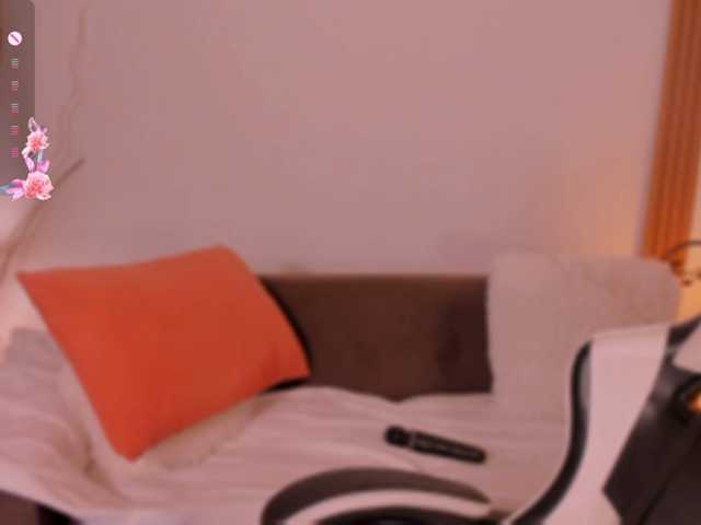 ChloeMoreti live cam on BongaCams