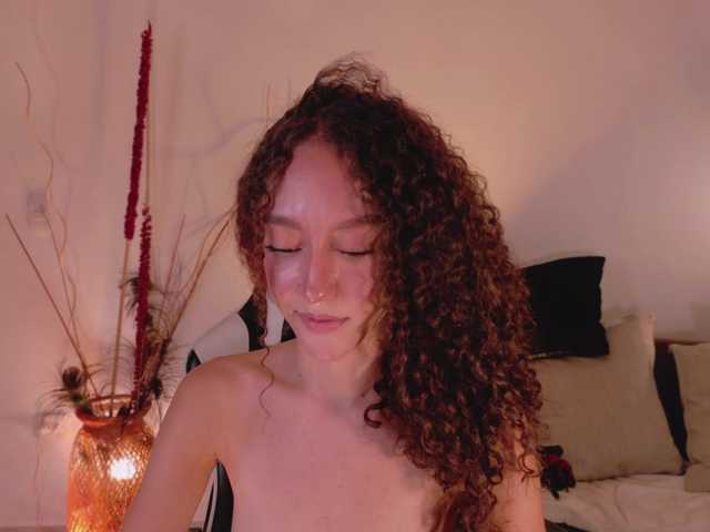 ChloeMoreti live cam