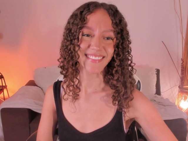 ChloeMoreti live stream preview
