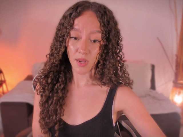 ChloeMoreti live cam