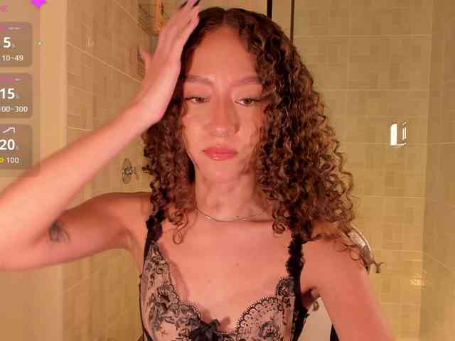 ChloeMoreti webcam