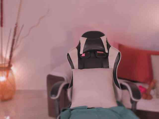 ChloeMoreti webcam