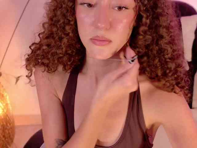 ChloeMoreti webcam