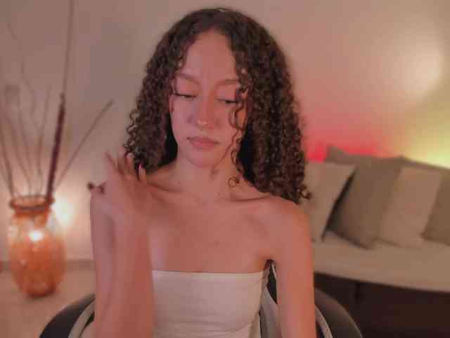 ChloeMoreti webcam