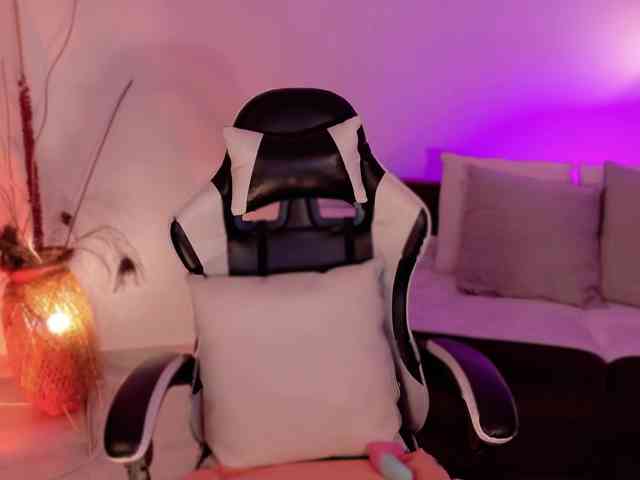 ChloeMoreti webcam