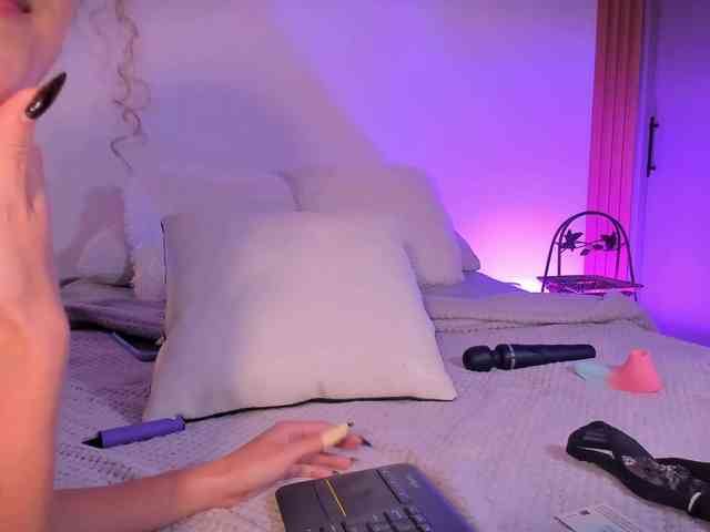 ChloeMoreti webcam