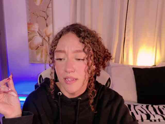 ChloeMoreti ChloeMoreti