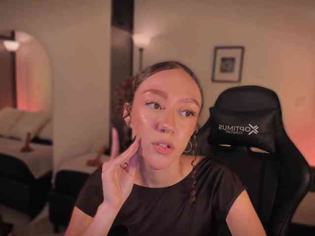 ChloeMoreti webcam