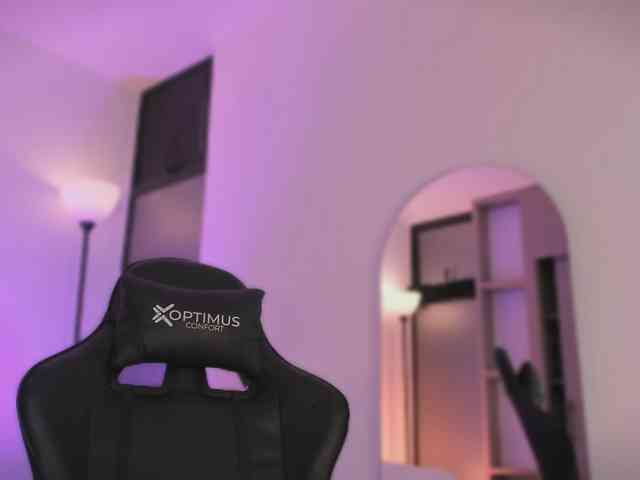 ChloeMoreti webcam