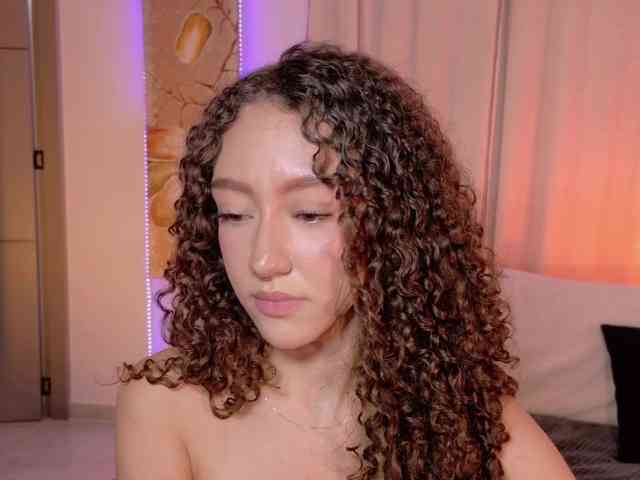 ChloeMoreti webcam