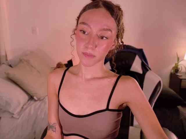 ChloeMoreti webcam