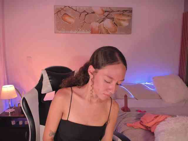 ChloeMoreti webcam