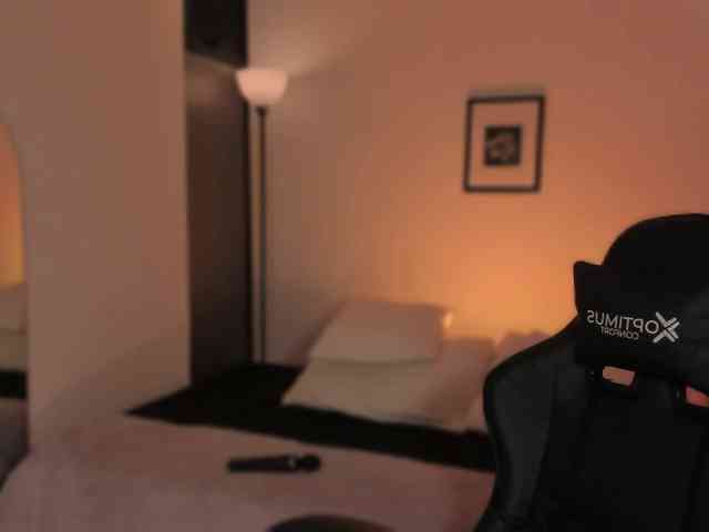 ChloeMoreti webcam