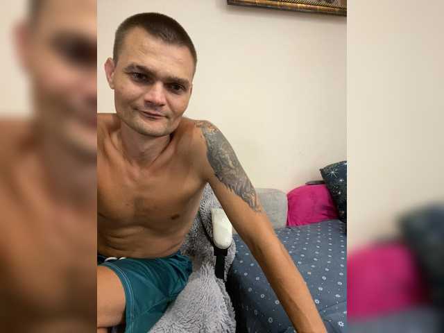 Sweetcock10 live cam on BongaCams