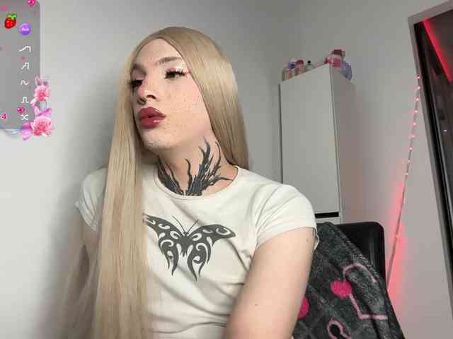 Chloecherry Live Webcam on BongaCams