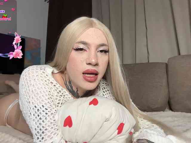 Chloecherry Live Webcam on BongaCams
