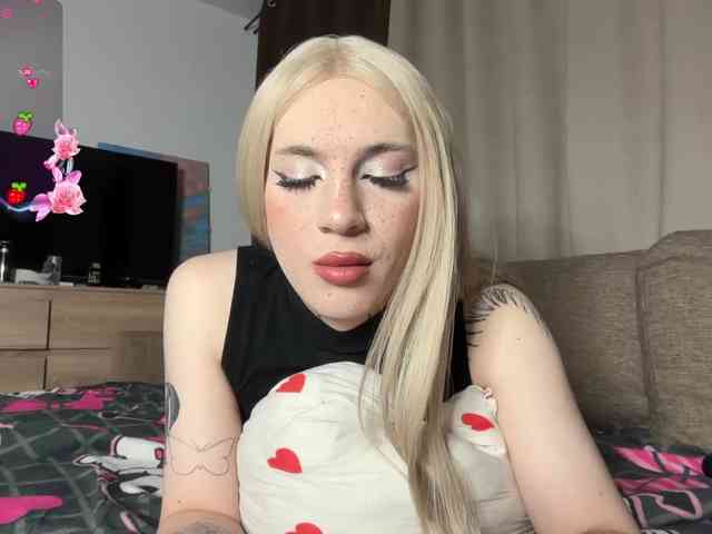 Chloecherry Live Webcam on BongaCams