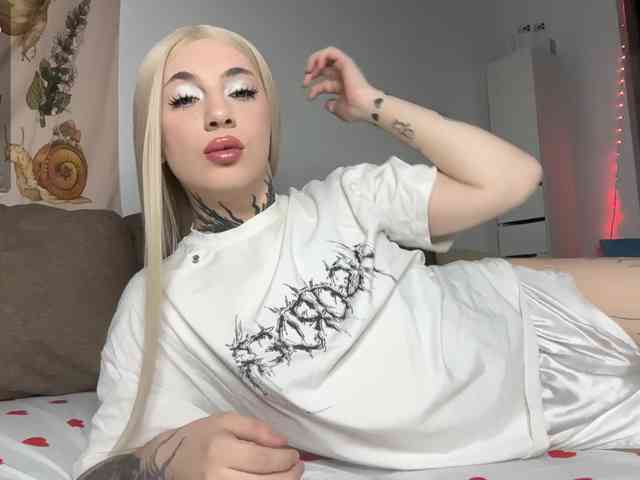 Chloecherry Live Webcam on BongaCams