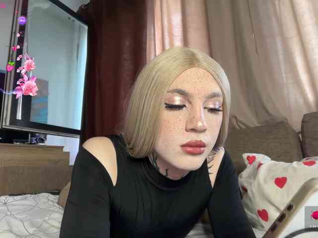 Chloecherry Live Webcam on BongaCams