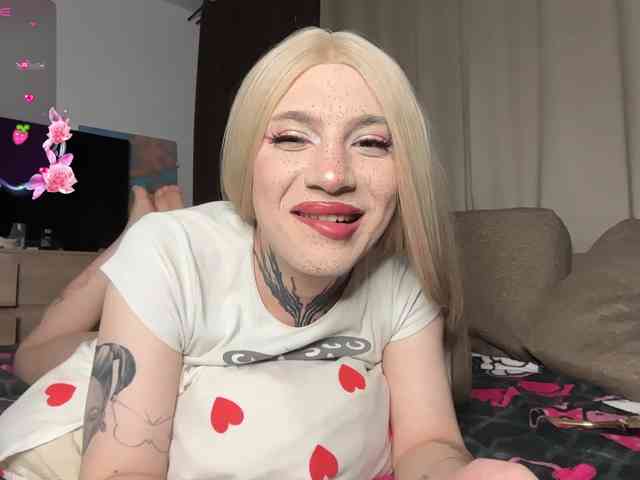 Chloecherry Live Webcam on BongaCams