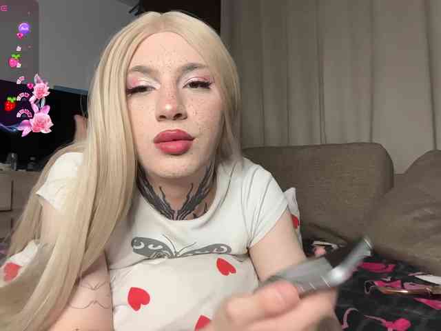 Chloecherry Live Webcam on BongaCams