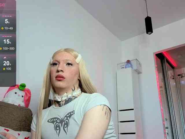Chloecherry Live Webcam on BongaCams