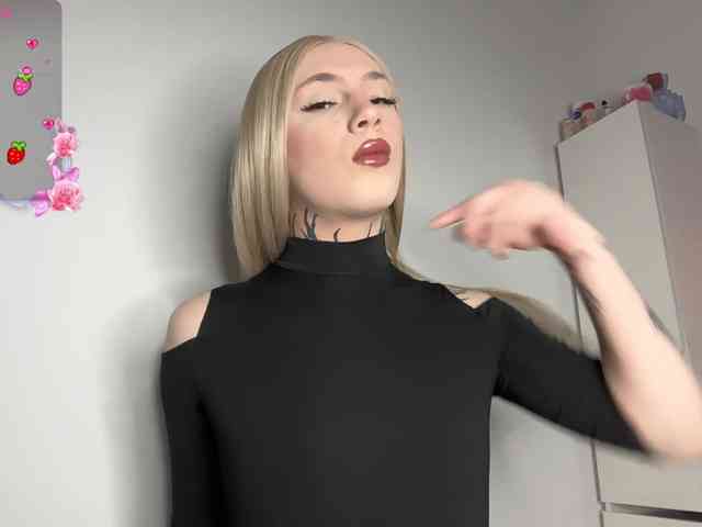 Chloecherry Live Webcam on BongaCams
