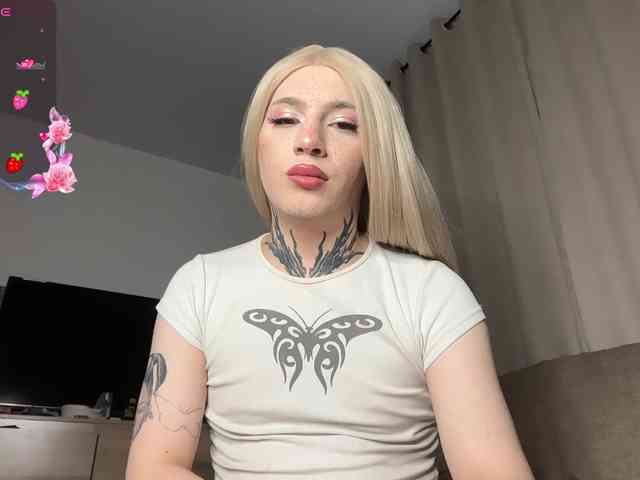 Chloecherry Live Webcam on BongaCams
