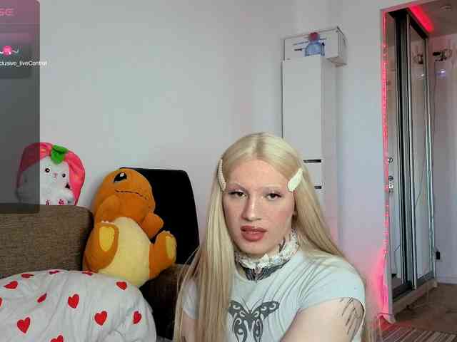 Chloecherry Live Webcam on BongaCams