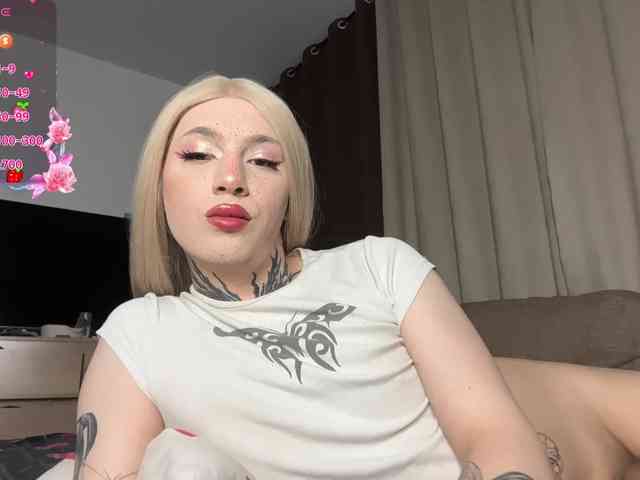 Chloecherry Live Webcam on BongaCams