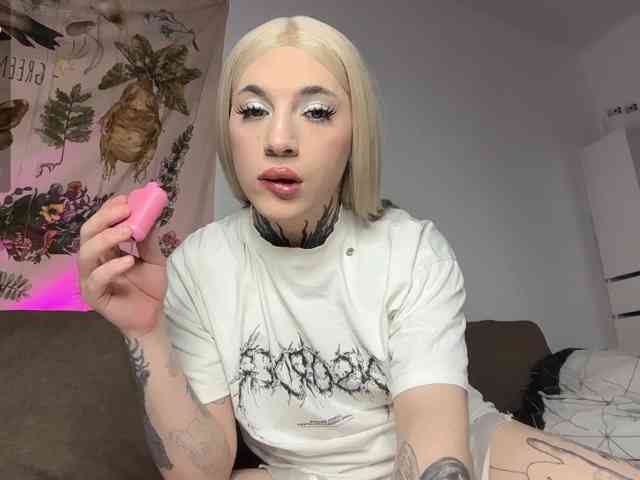 Chloecherry Live Webcam on BongaCams