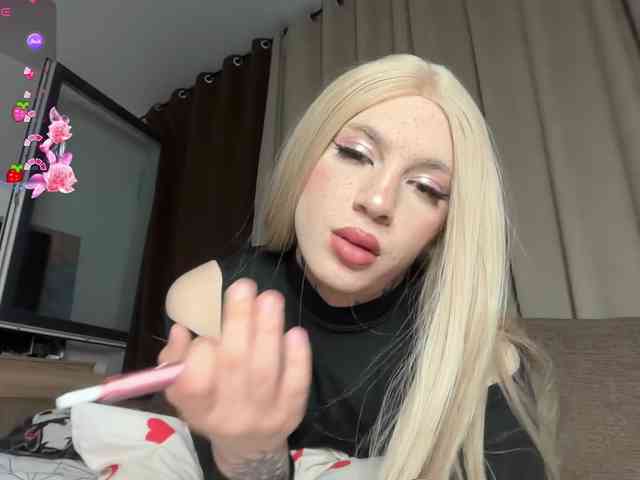 Chloecherry Live Webcam on BongaCams