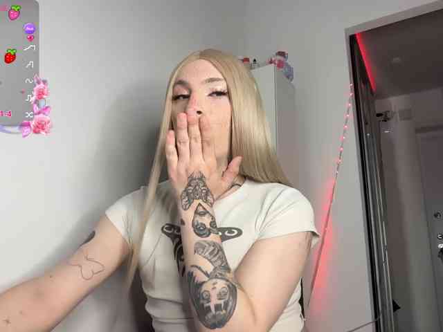 Chloecherry Live Webcam on BongaCams