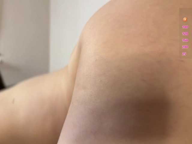 MyongBuba live cam on BongaCams