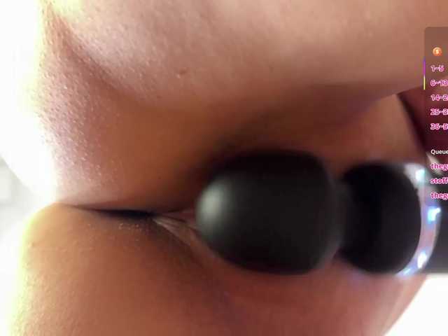 MyongBuba live cam on BongaCams