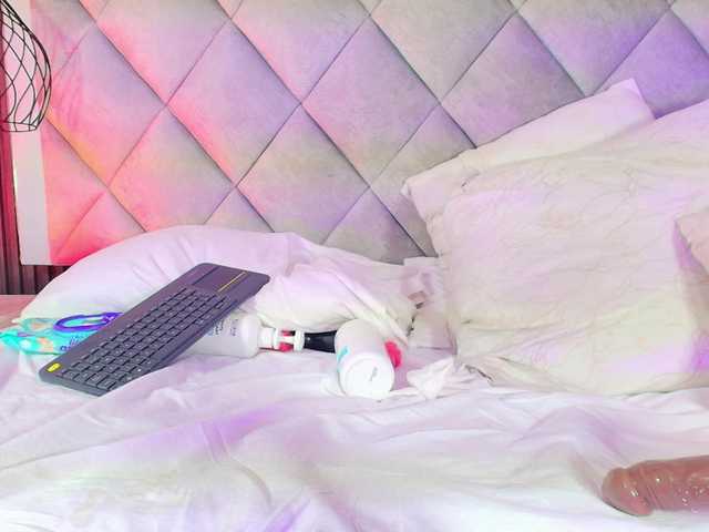 Sara-Channel live cam on BongaCams