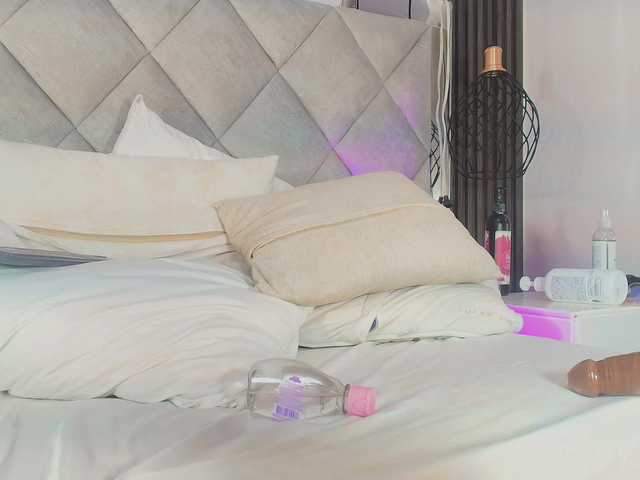 Sara-Channel live cam on BongaCams