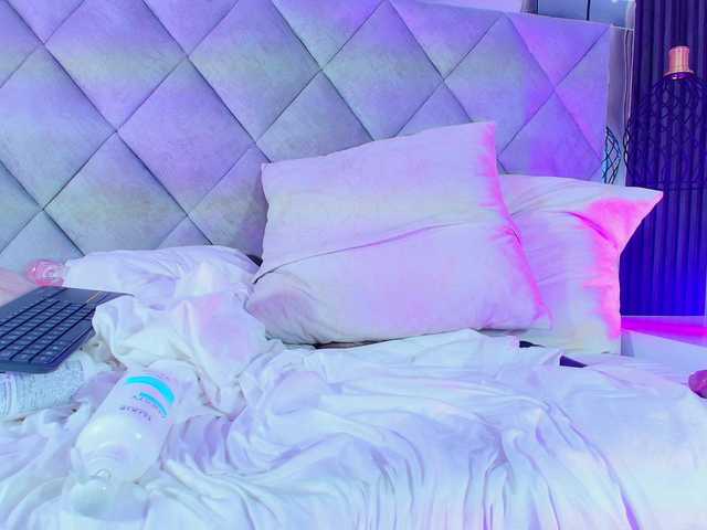 Sara-Channel live cam on BongaCams