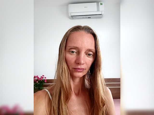 Evangelika live cam on BongaCams