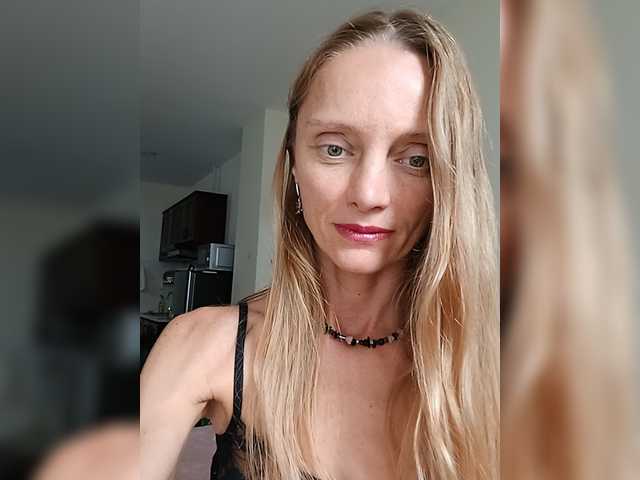 Evangelika live cam on BongaCams