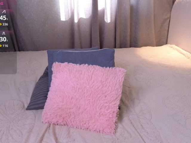 hikom1o live webcam show