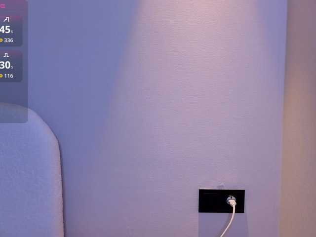 hikom1o live cam on BongaCams