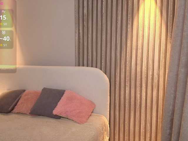hikom1o live cam on BongaCams