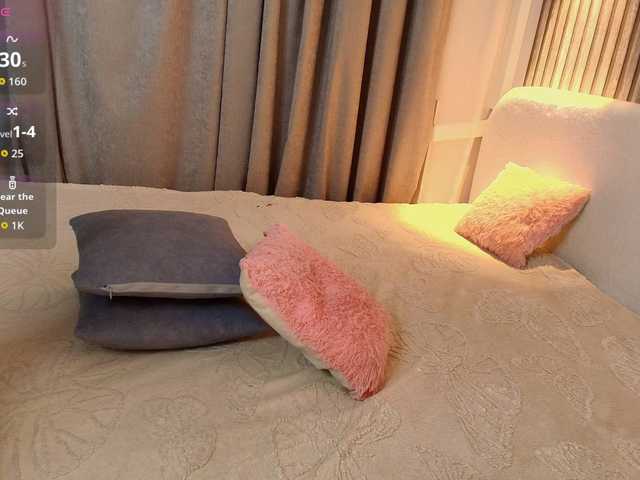 hikom1o live cam on BongaCams