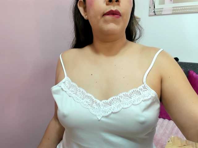flowerloto live cam on BongaCams