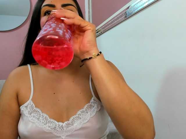 flowerloto live cam on BongaCams