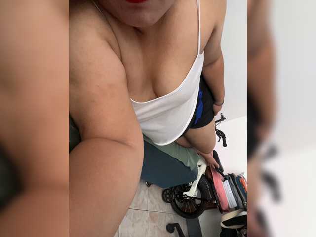 ChubbyBabe31 live cam on BongaCams