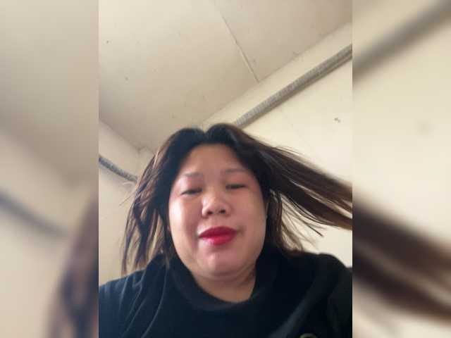 ChubbyBabe31's BongaCams show and profile